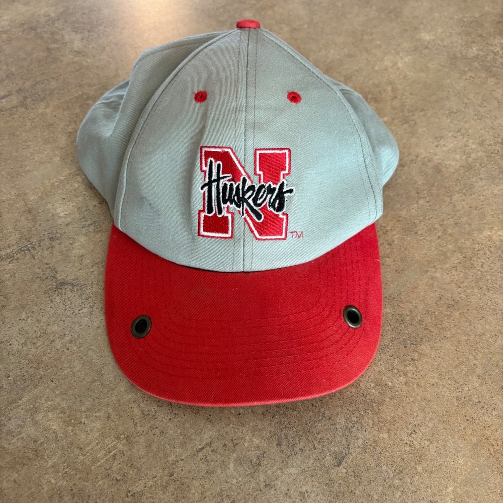 Vintage 1999 Radio Cap Nebraska Huskers AM FM Radio Gray Red Hook & Loop